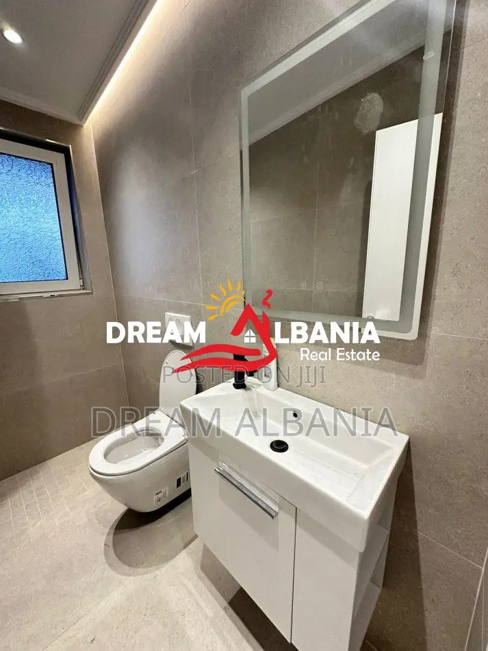 Jepet me qera apartament+verande | Penthouse 2+1+2 rruga e Kavajes (ID