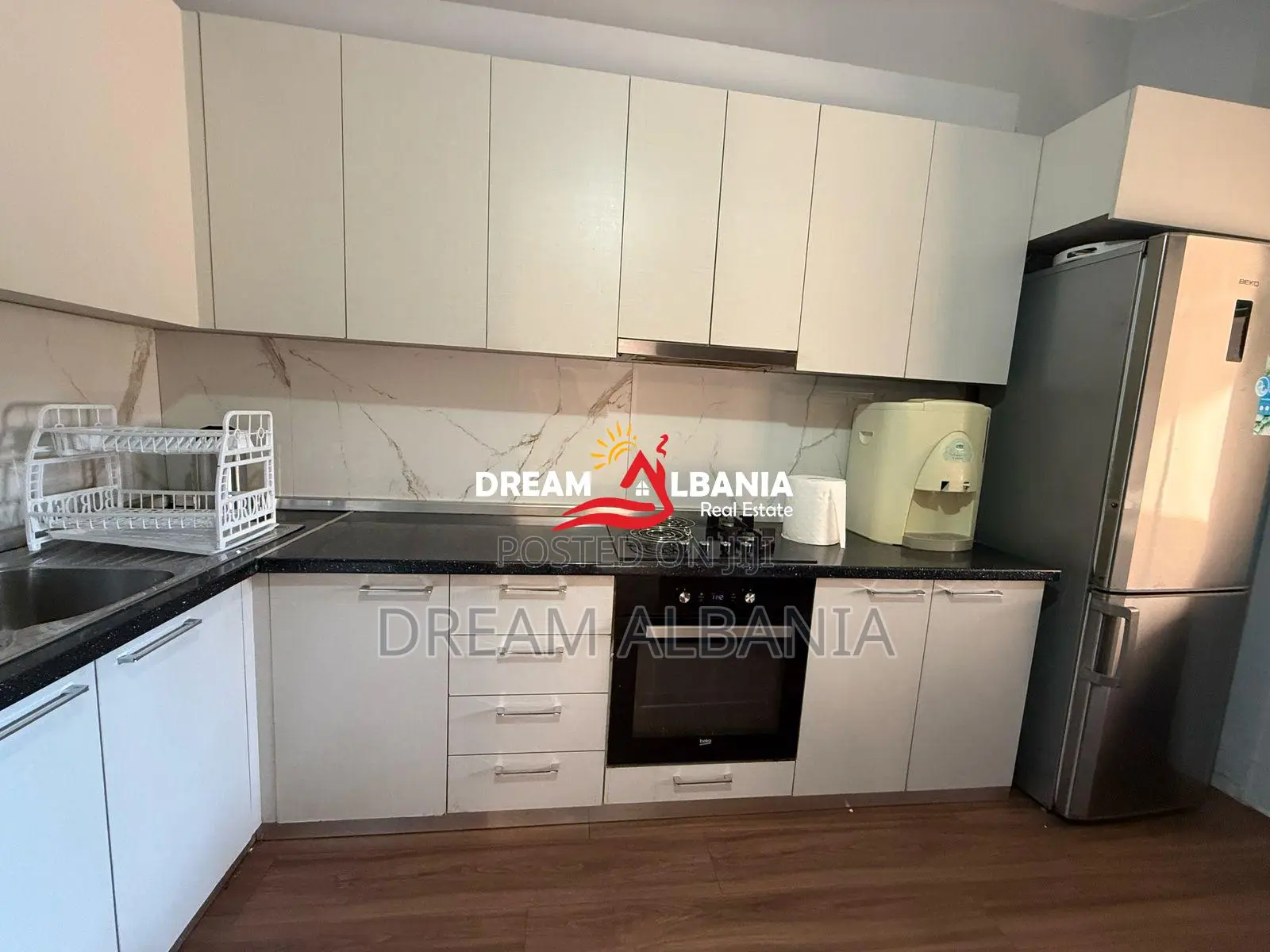 Godine 4 kateshe per HOTEL prane Spitalit Amerikan 2, Tirane (ID 42513