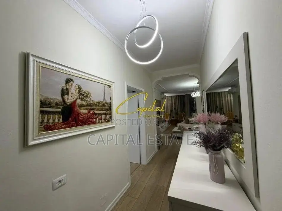 APARTAMENT ME QIRA 3+1 VASIL SHANTO 1.200 EURO