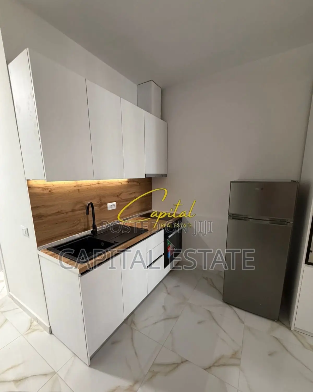 GARSONIERE ME QIRA 40 M2 LAPRAKE 42.000 LEKE