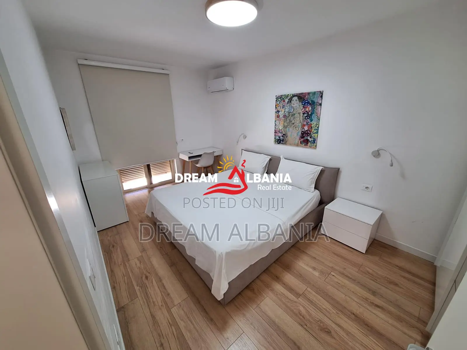Shitet Apartament 2+1+2 Rruga e Bogdaneve, perballe Shkolles Avni Rust