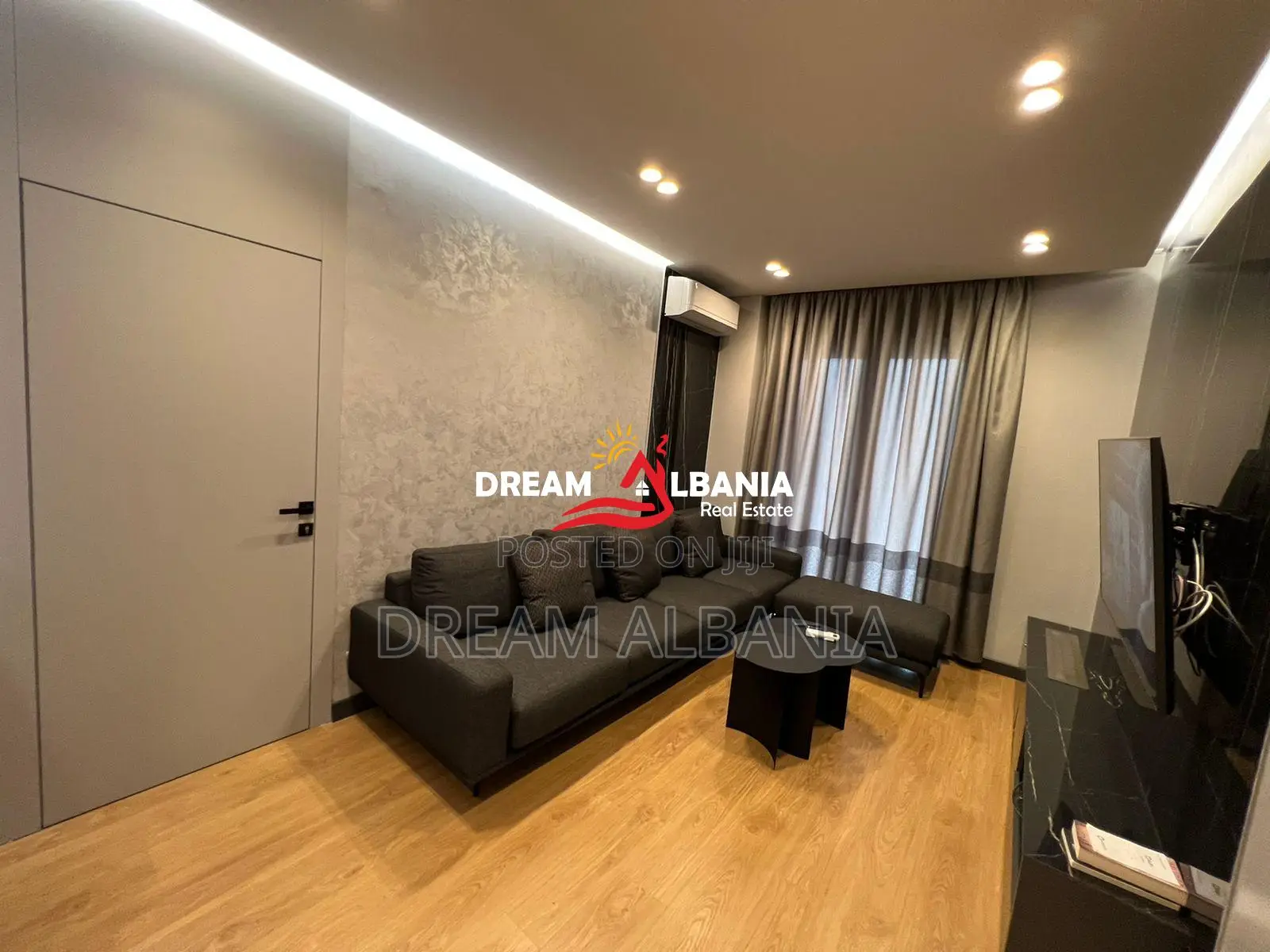 Apartament modern 2+1 me qera ne qender te Tiranes (ID 42215316)