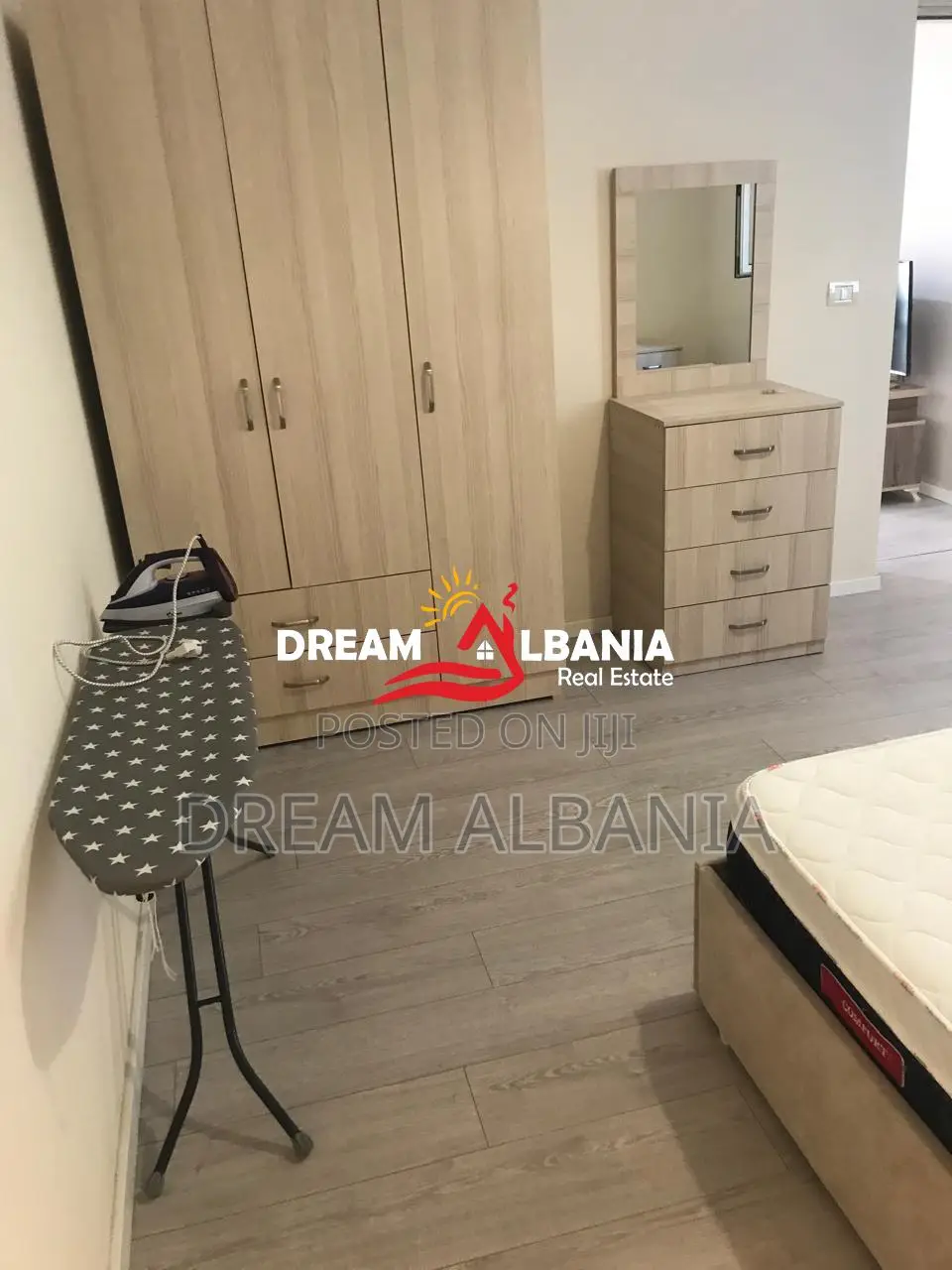 Jepet Apartament 1+1 Ish Tregu Elektrik,prane Kompleksit Grand (ID 424