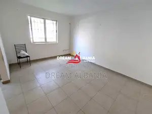 Jepet Apartament 1+1 me Qera në zonën e Xhamllikut prane Ish Venue ! (