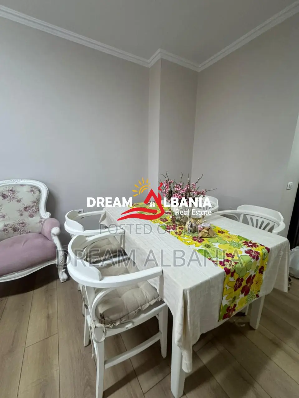 Apartament 2+1+2 me qera ne Qender prane Toptani Center, Tirane (ID 42