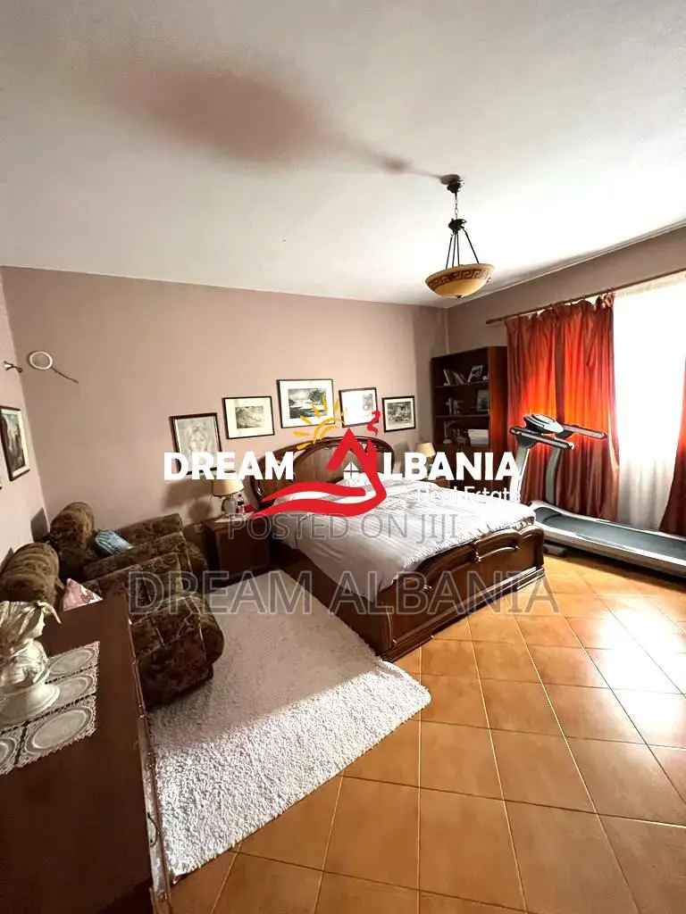 Shitet Apartament 2+1+Verande ne Laprake prane Kupoles, Tirane ID (412