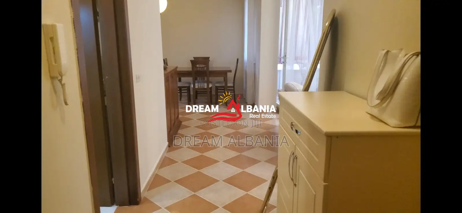 Apartament me qera 3+1+2 Banjo +3 ballkone +garazhd Ambasada Amerikane