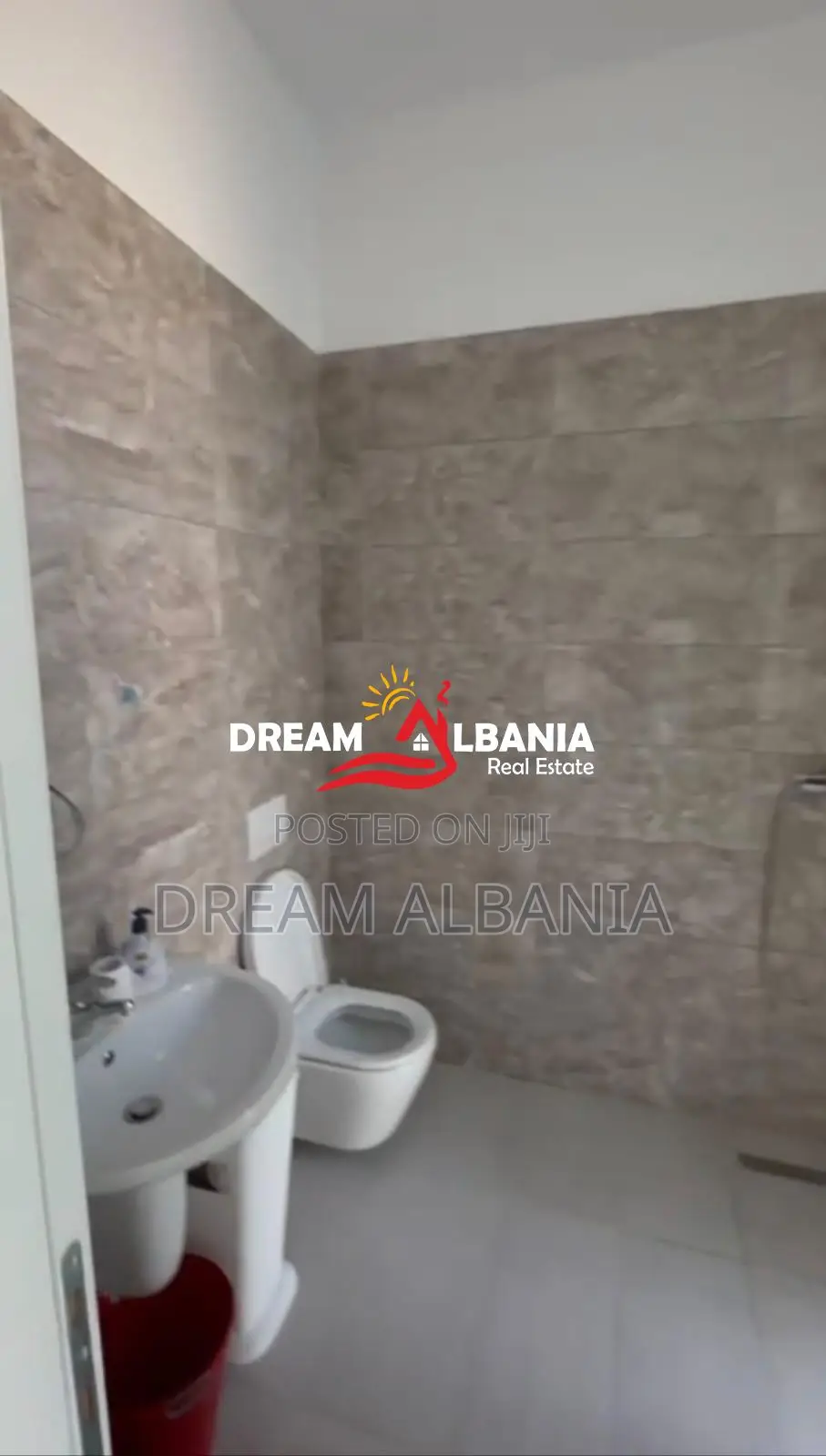 Jepet me qera Ambient Biznesi Rruga Kavajes, mbrapa Square 21 (ID 4261