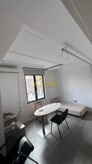 ZYRE ME QIRA 116 M2 VASIL SHANTO 1.200 EURO