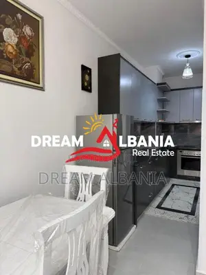 Jepen me qira 2 apartamente 2+1 me 2 tualete dhe ballkon në 5 Maji(ID 