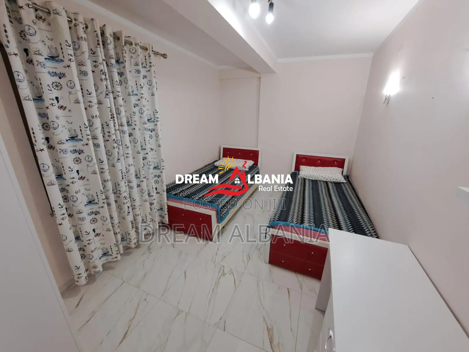 Apartament 2+1+2wc me qera tek Rruga Fortuzi prane Shkolles Jeronim De