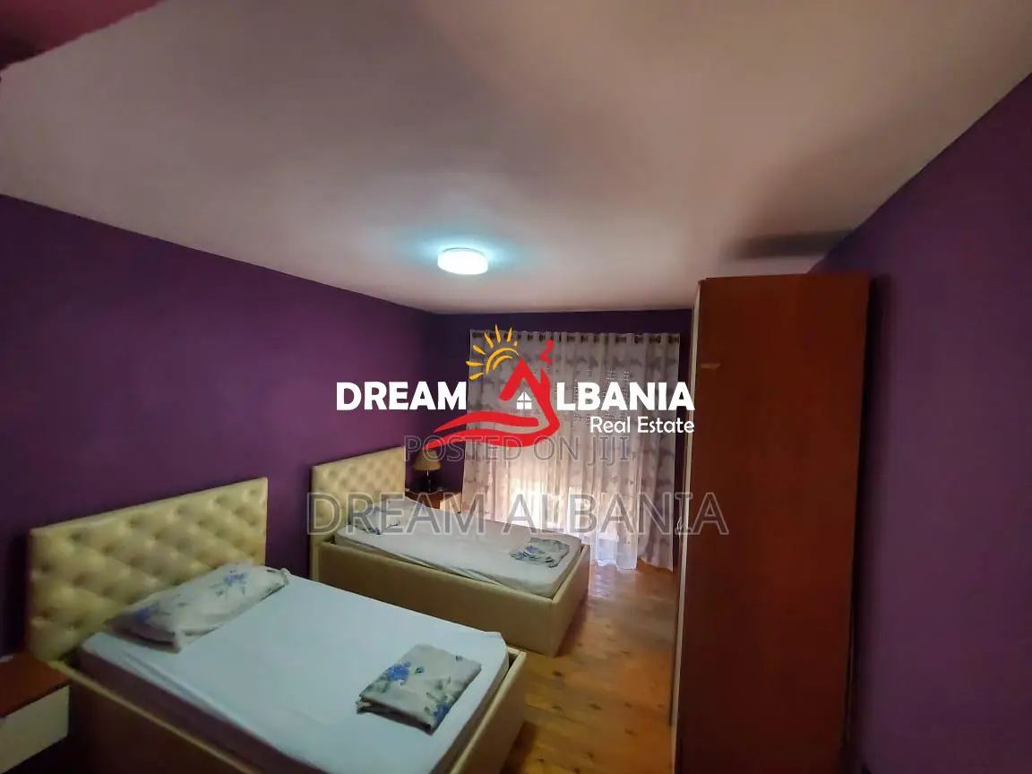 Shitet Apartament 3+1+2WC tek 21 Dhjetori, Prane Kryqezimit (ID 413919