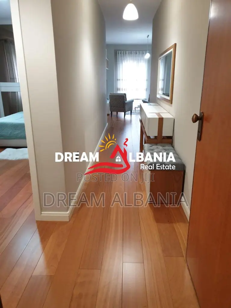 Super Apartament 3+1+2 ne shitje te Liqeni i Thate rruga Peti (ID 4131