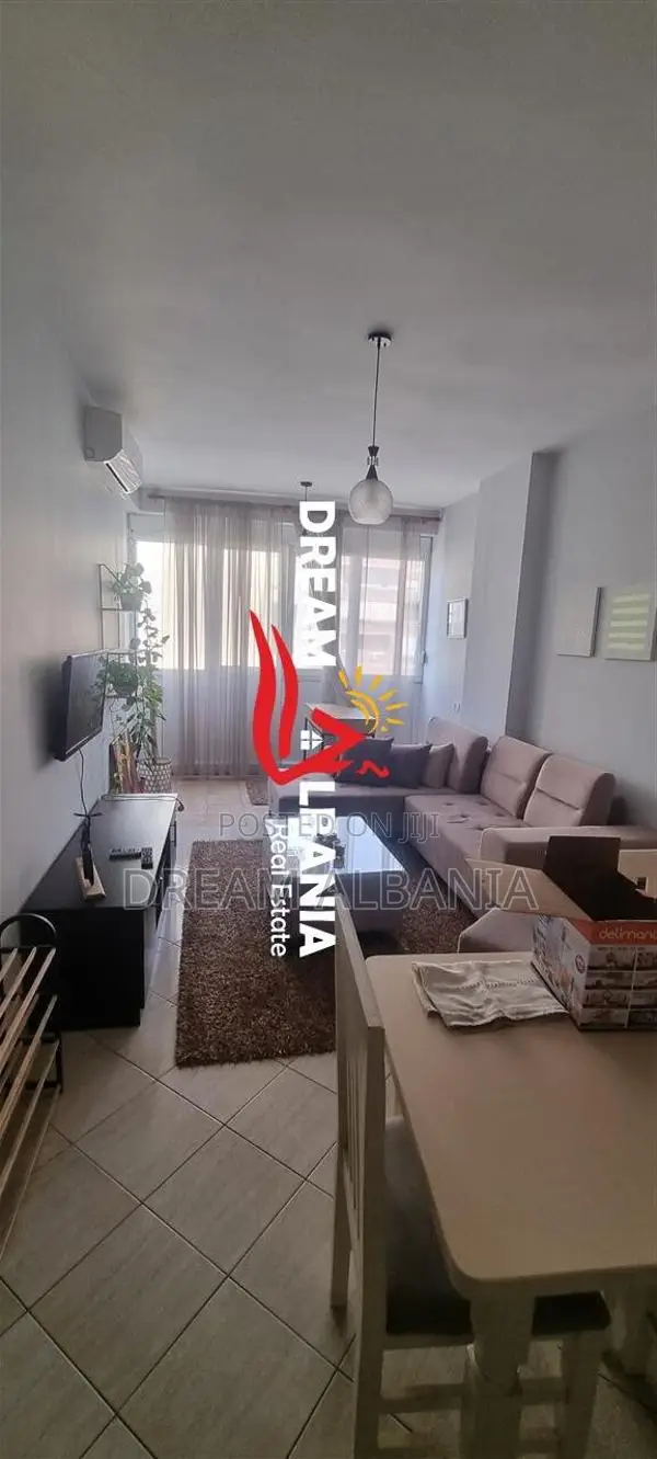 Jepet Apartament 1+1 me qera Tek Medreseja, rruga Riza Cerova (ID 4211