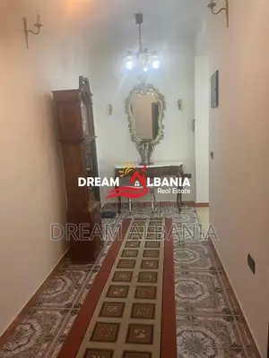 Shitet apartament 3+1 ne zonen e Katund i Ri prane Rruges Arkitekt Sin