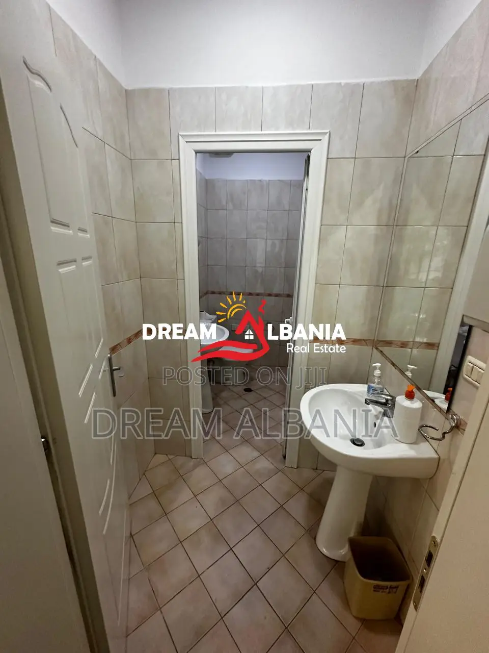 2 Ambjente per zyra me qera ne zonen e Varri Bamit (ID 42611106).
