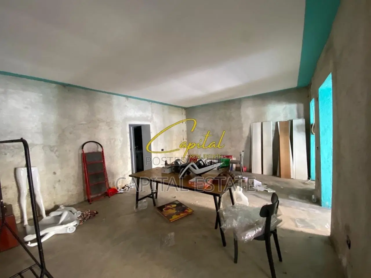 AMBIENT BIZNEIS ME QIRA 180 M2 ISH BLLOKU 1.500 EURO