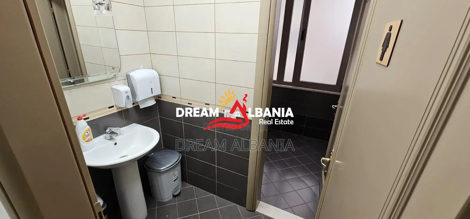 Ambient Komercial/Zyre jepet me Qera ne qender te Shkodres (ID EL)