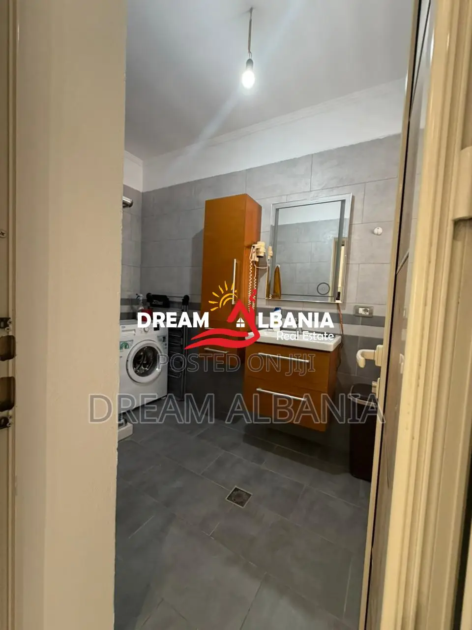 Apartament 2+1 me qera tek 5 Maji, pranë picerisë “Fontana”, Tirane (4