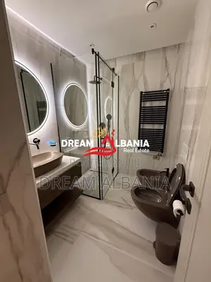 Apartament me qera 2+1+2 tualete tek Komuna e Parisit KIKA 2, Tirane (