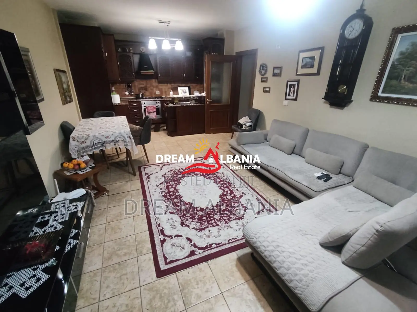 Zyre 3+1+2wc me qera prane Rruges se Sales ne Tirane ( ID 4231483)