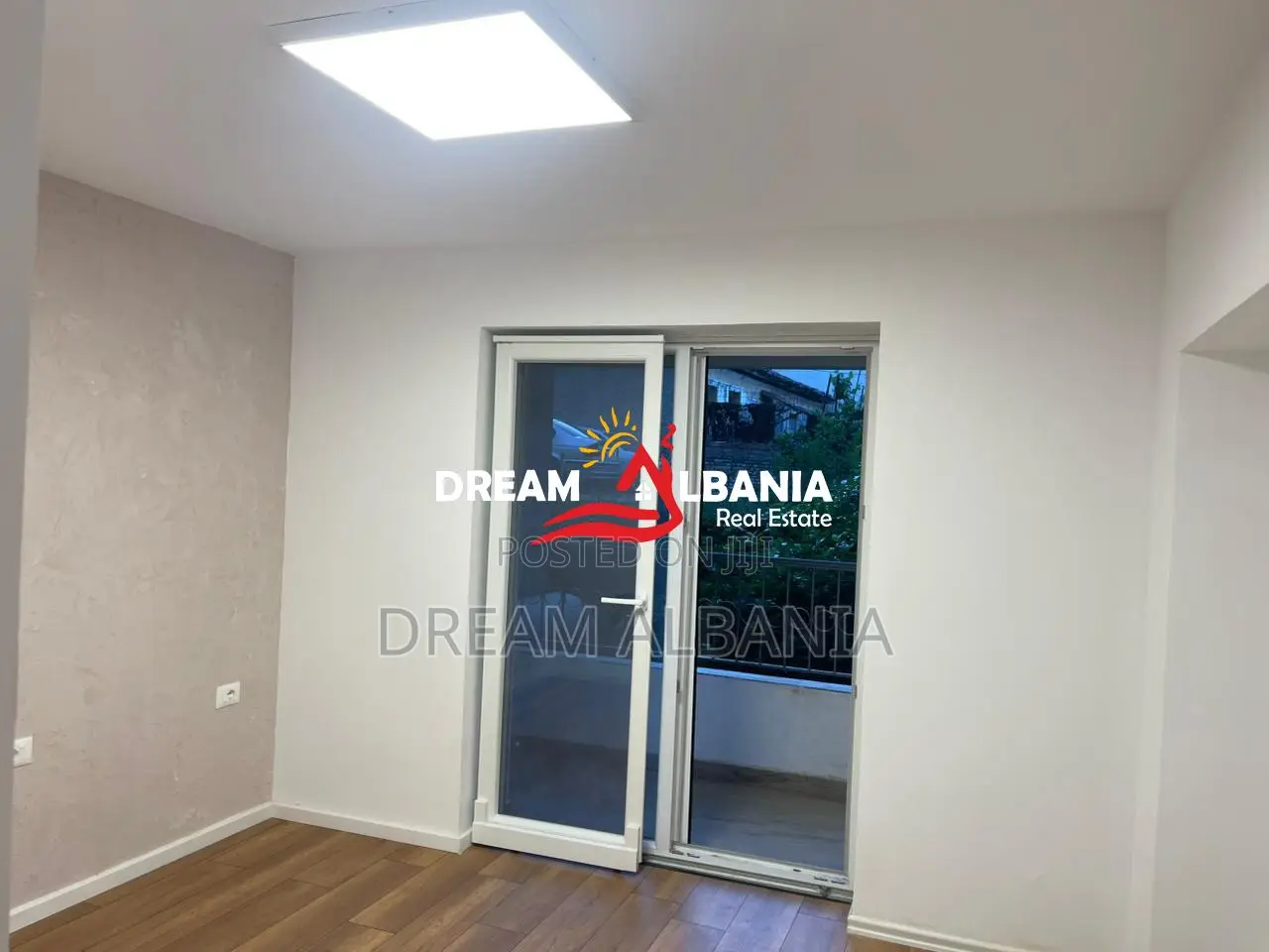Jepet Apartament/Ambient Biznesi ne zonen e Brrylit prane Maternitetit
