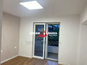Jepet Apartament/Ambient Biznesi ne zonen e Brrylit prane Maternitetit