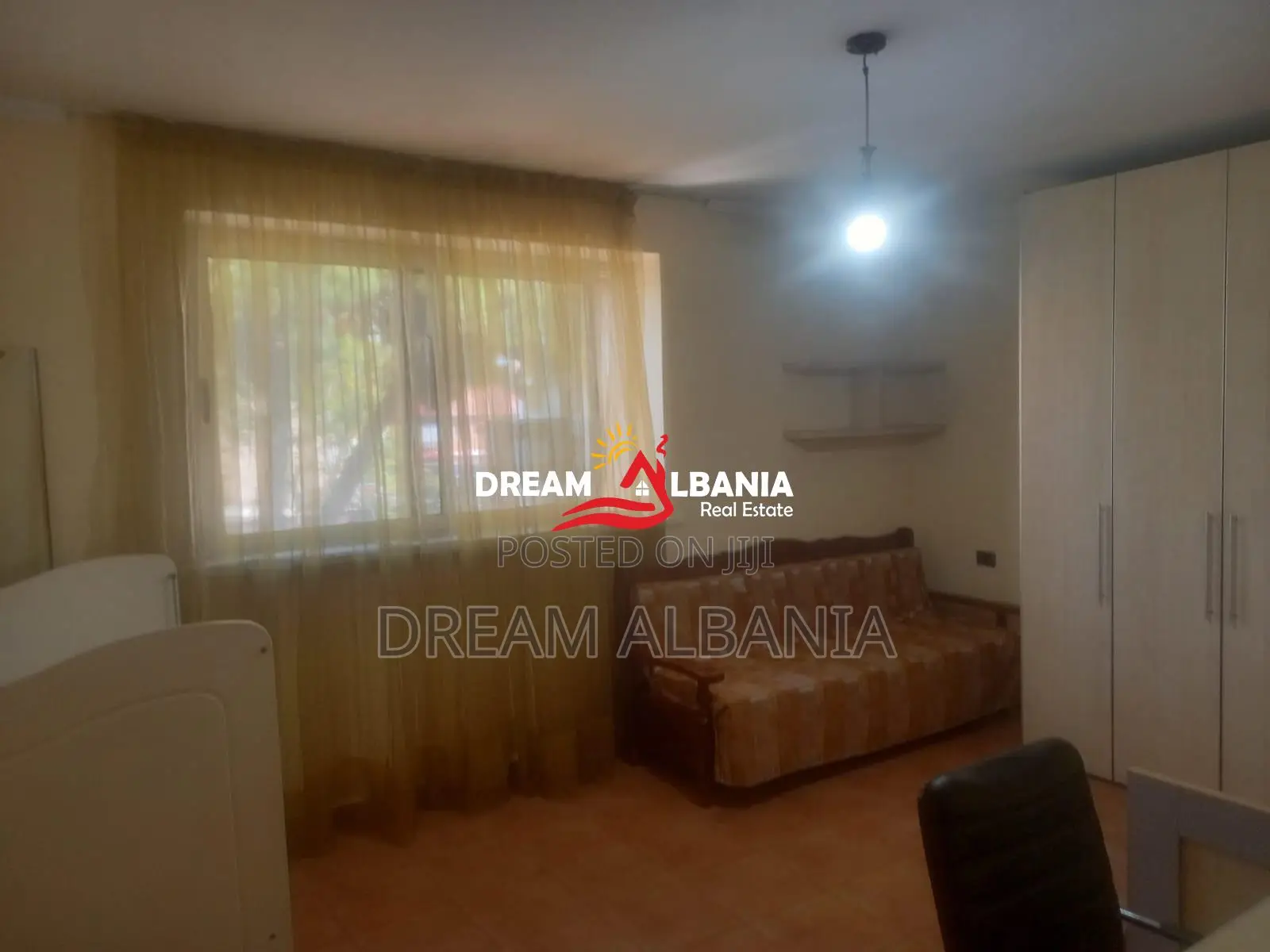 Jepet me qera apartament 2+1 ne rrugen Artan Lenja afer unazes (ID 422