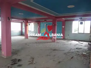Jepet ambjent me qera me oborr ne Laknas, Tirane (ID 4281171)
