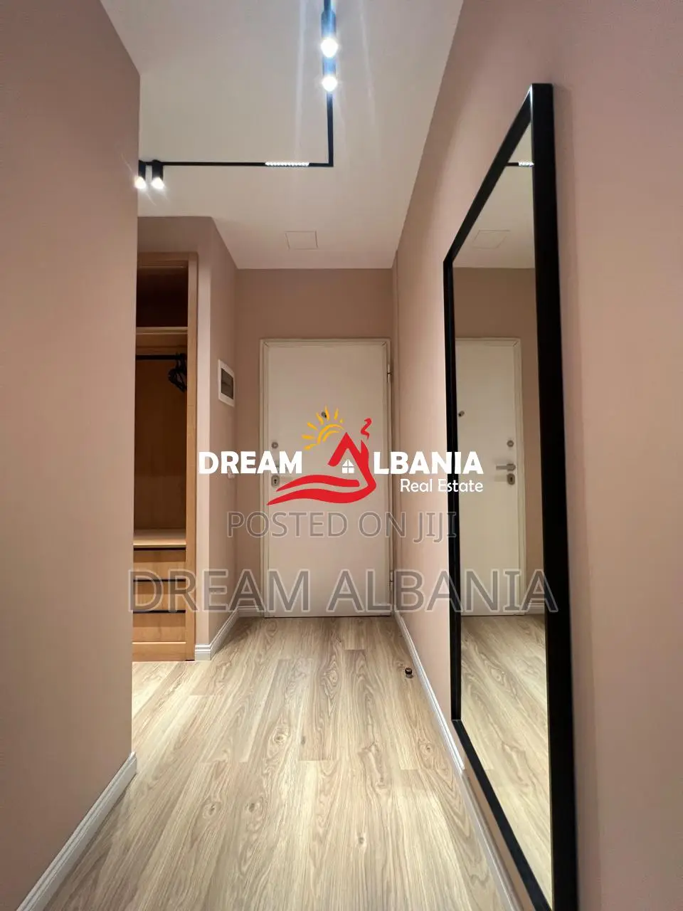 Super apartament modern me qera ne Rrugen e Kavajes, Tirane ID (420108