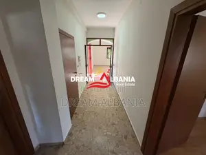 Shitet Apartament 2+1 prane Venue në Xhamllik, Tiranë (ID 41212272)