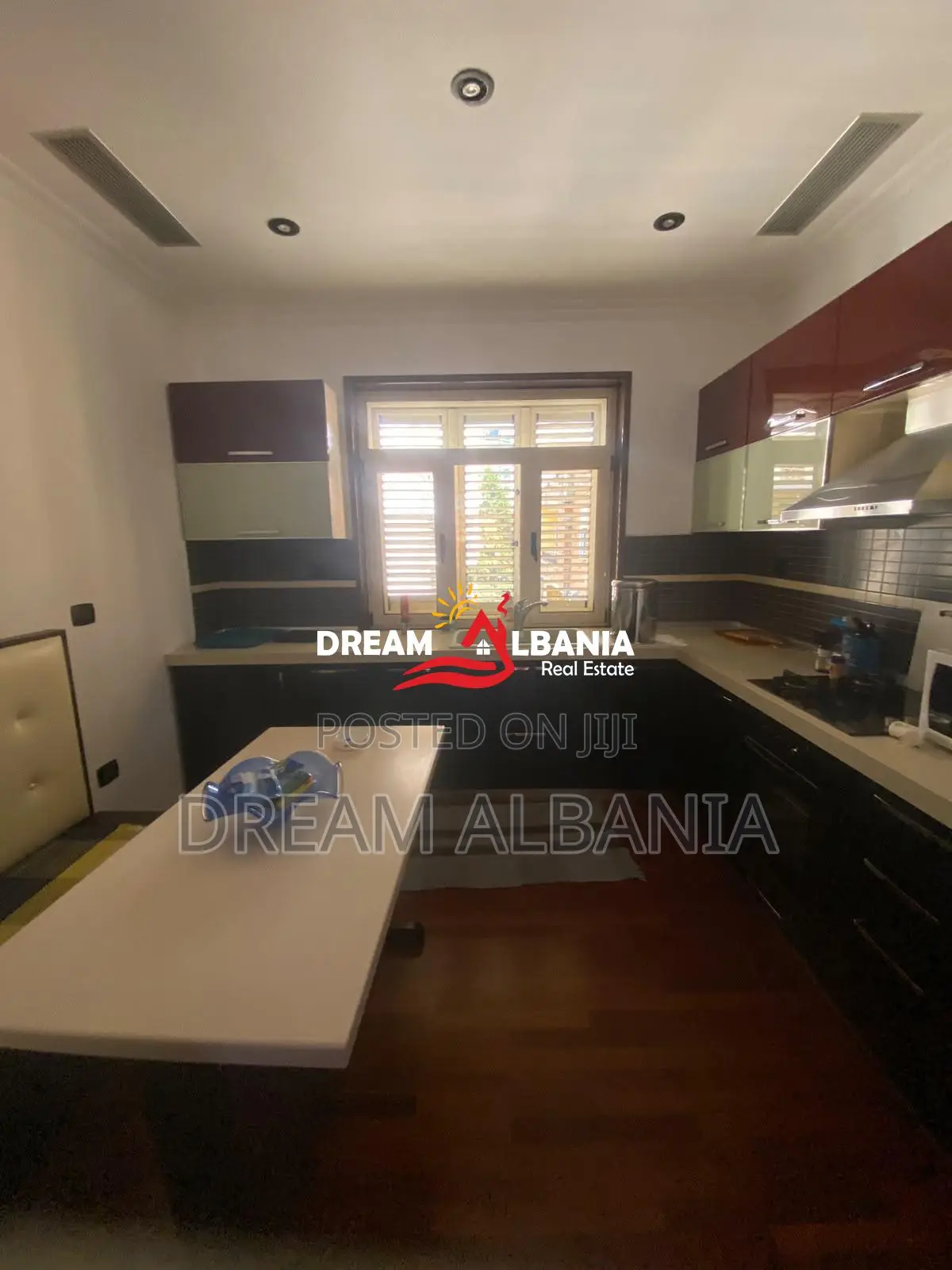 Jepet me qera apartament 1+1 në Bllok, pranë restorant Artigiano, Tira