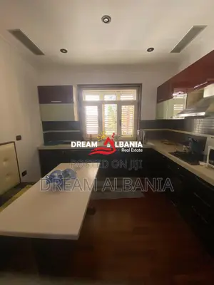 Jepet me qera apartament 1+1 në Bllok, pranë restorant Artigiano, Tira