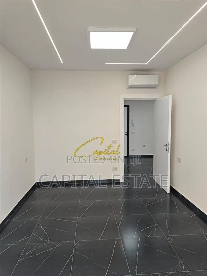 ZYRE ME QIRA 75 M2 RRUGA MINE PEZA 580 EURO
