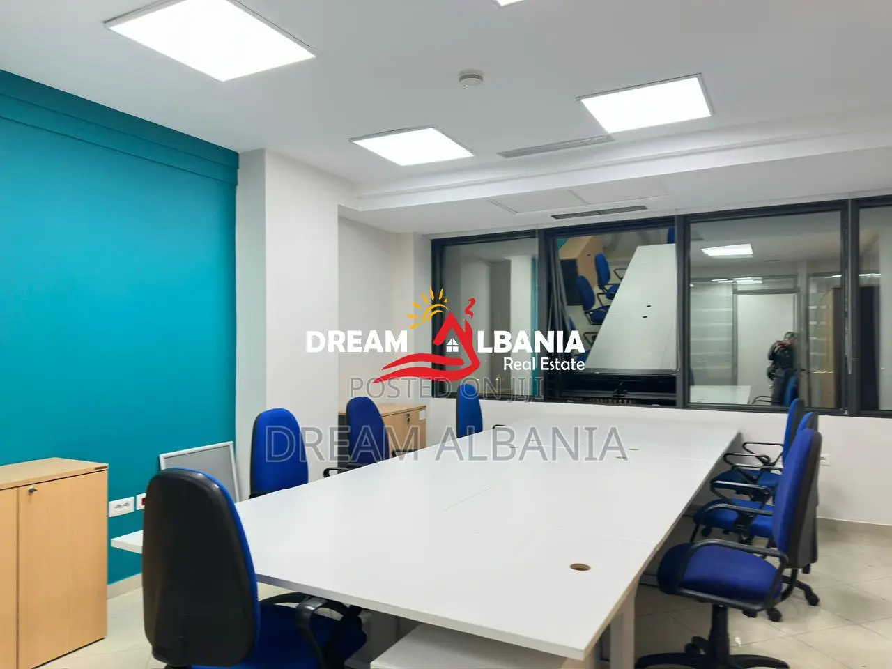 Zyre ekskluzive me qera tek Kullat Binjake, Tirane (ID 42611377)