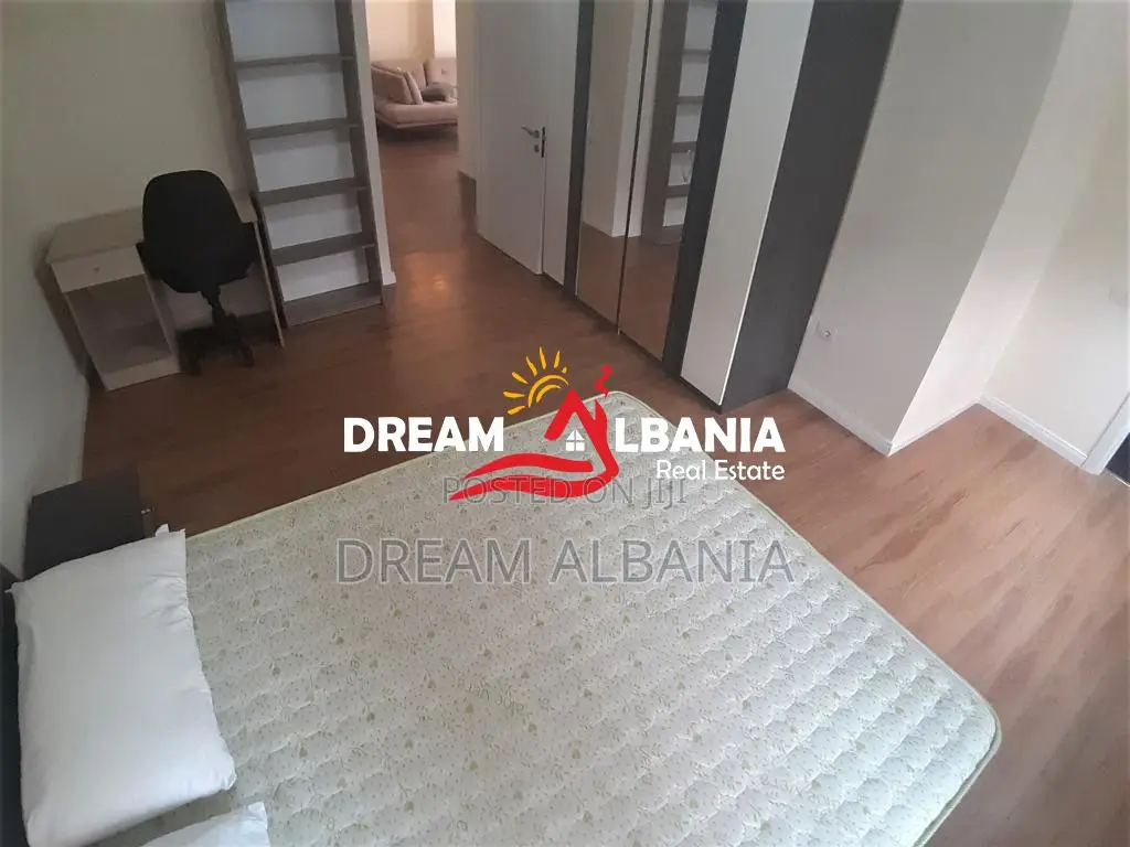 Apartament 2+1 me qera ne zonen e Zogut te Zi tek Ring Center ne Tiran