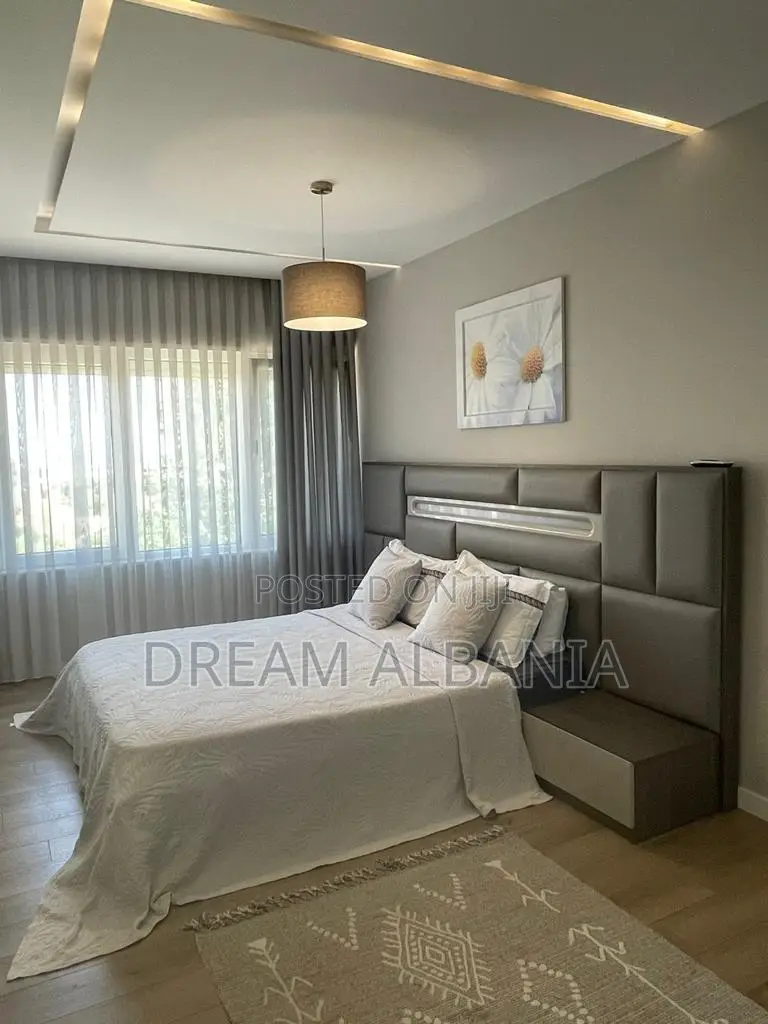 Super Dupleks 3+1+2+pishine ne shitje tek Residenza Kodra e Diellit (I