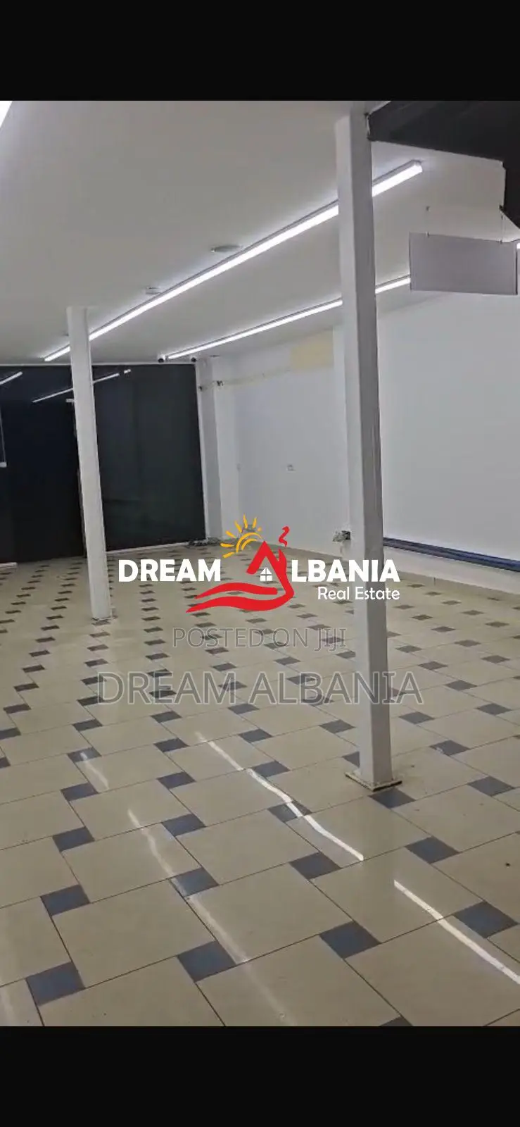 Jepet dyqan dublex me qera ne rrugen Islam Alla, Tirane (ID 42711089)