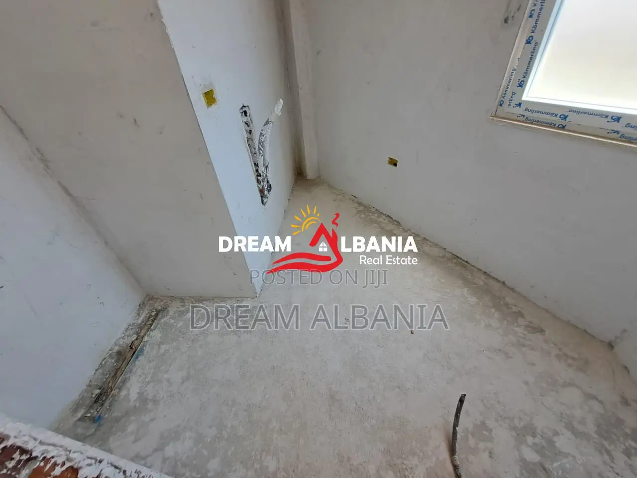 Apartament 2+1 ne shitje tek liqeni I thate prane Radisson Hotel ne Ti