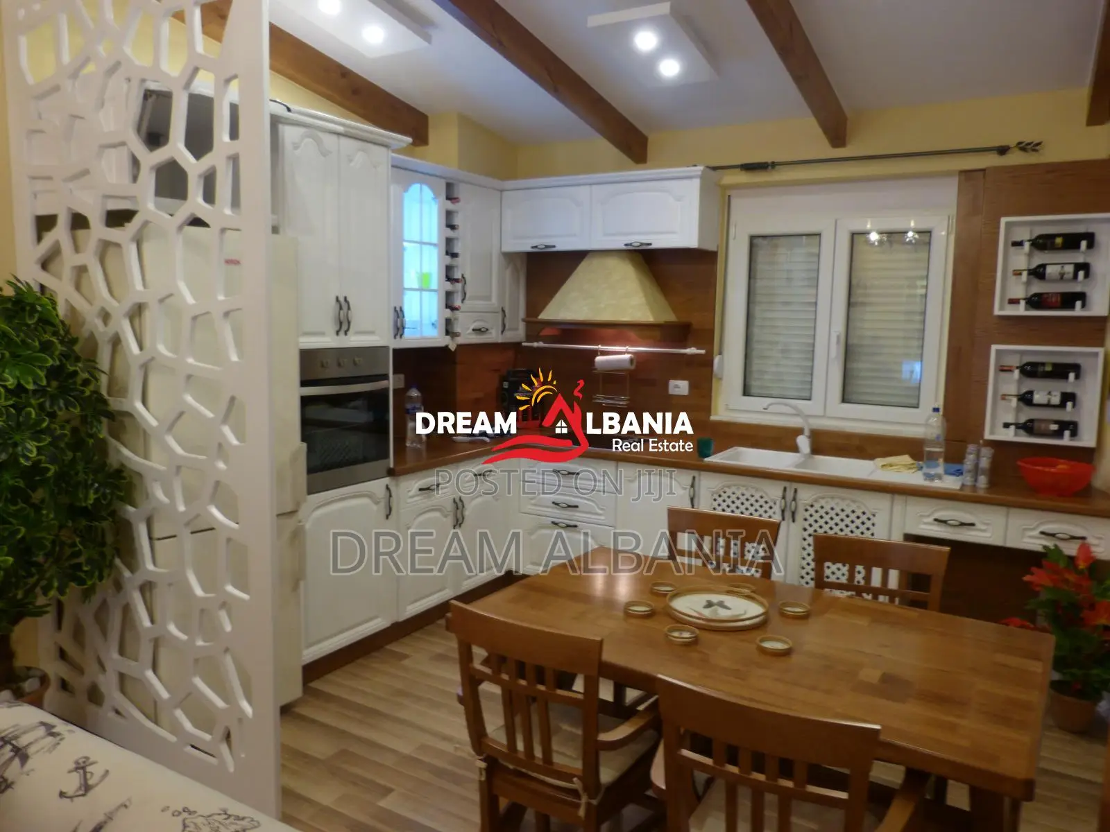 Apartament 2+1 ne shitje ne bregdetin e Lalzit ne nje Kompleks Reziden
