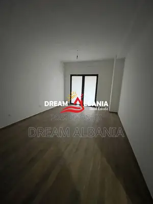 Jepet ambient me qera tek Rruga e Dibres prane Kompleks Arlis ( ID 426