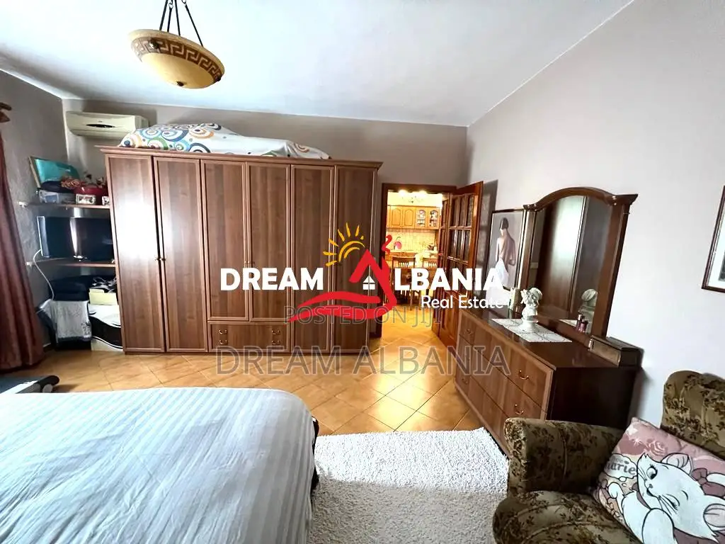 Shitet Apartament 2+1+Verande ne Laprake prane Kupoles, Tirane ID (412