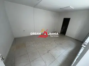 Jepet Zyre me qera Tek Rruga Fortuzi, Tirane (ID 42611559) f