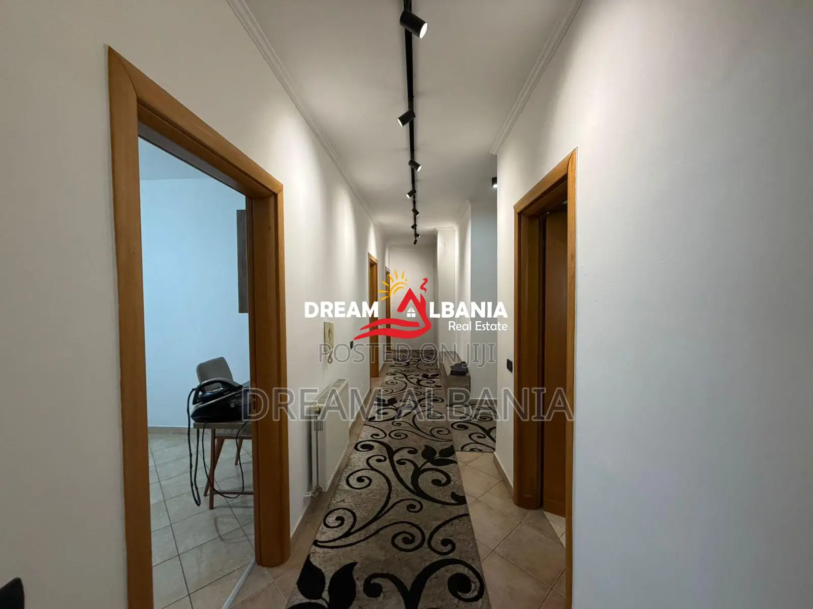 Apartament 3+1+2 me qera tek komuna e parisit prane kompleksit Kika (I