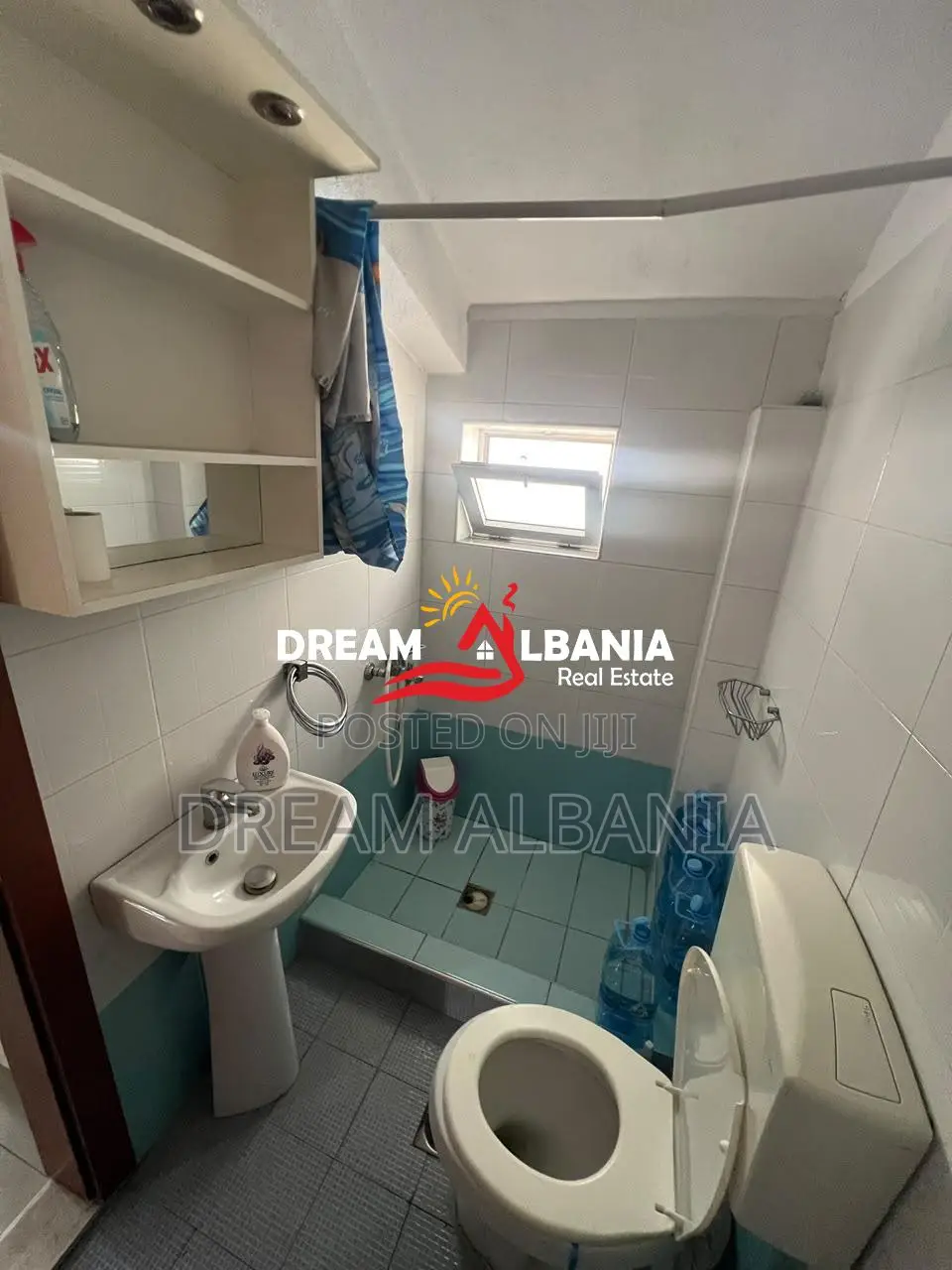 Apartament me qera 2+1 Duplex me verande tek Kristal Center afer Autos