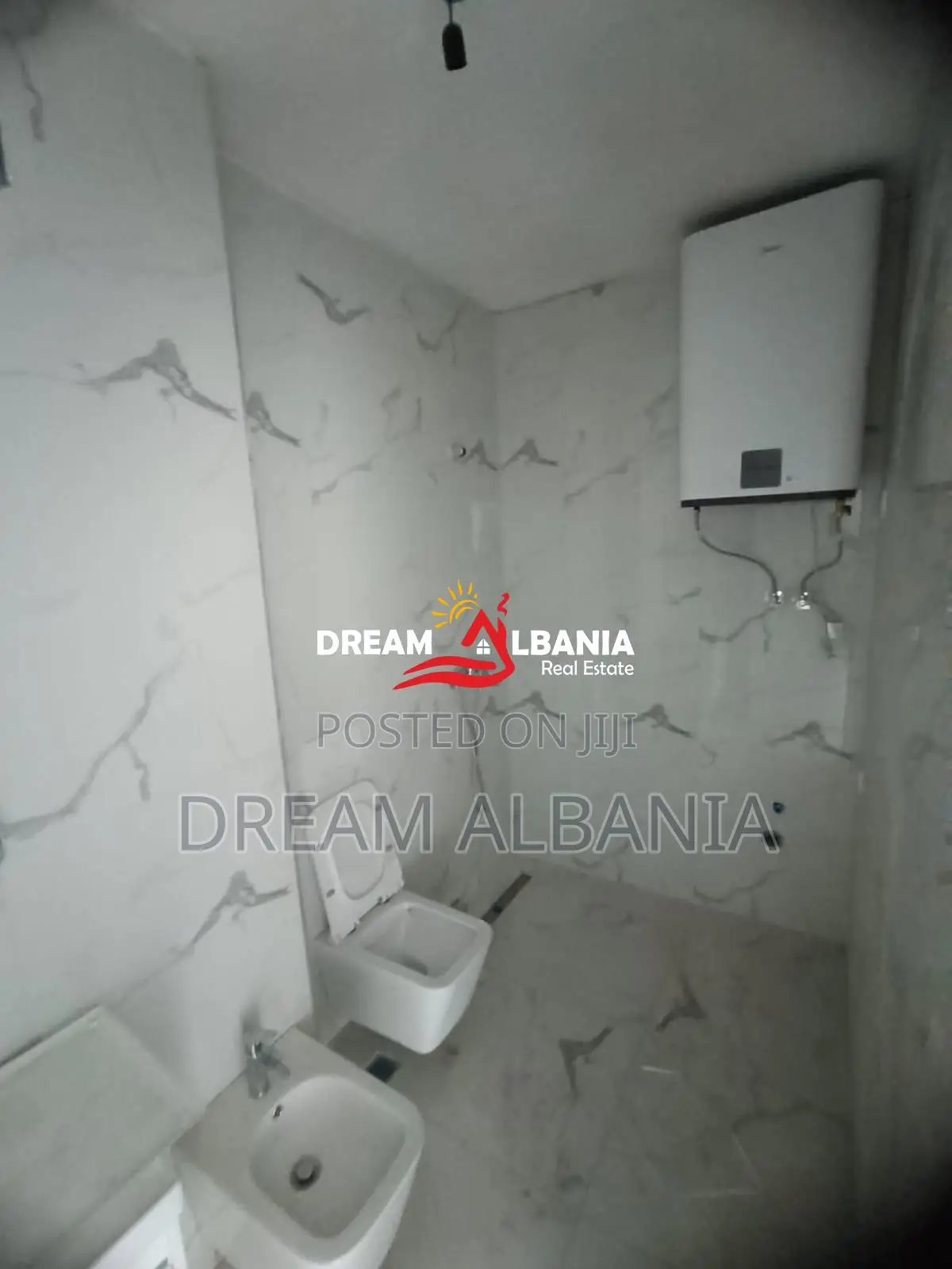 Apartament 2+1+2+ Post Parkimi me Qera ne Rrugen Jordan Misja, tek bul