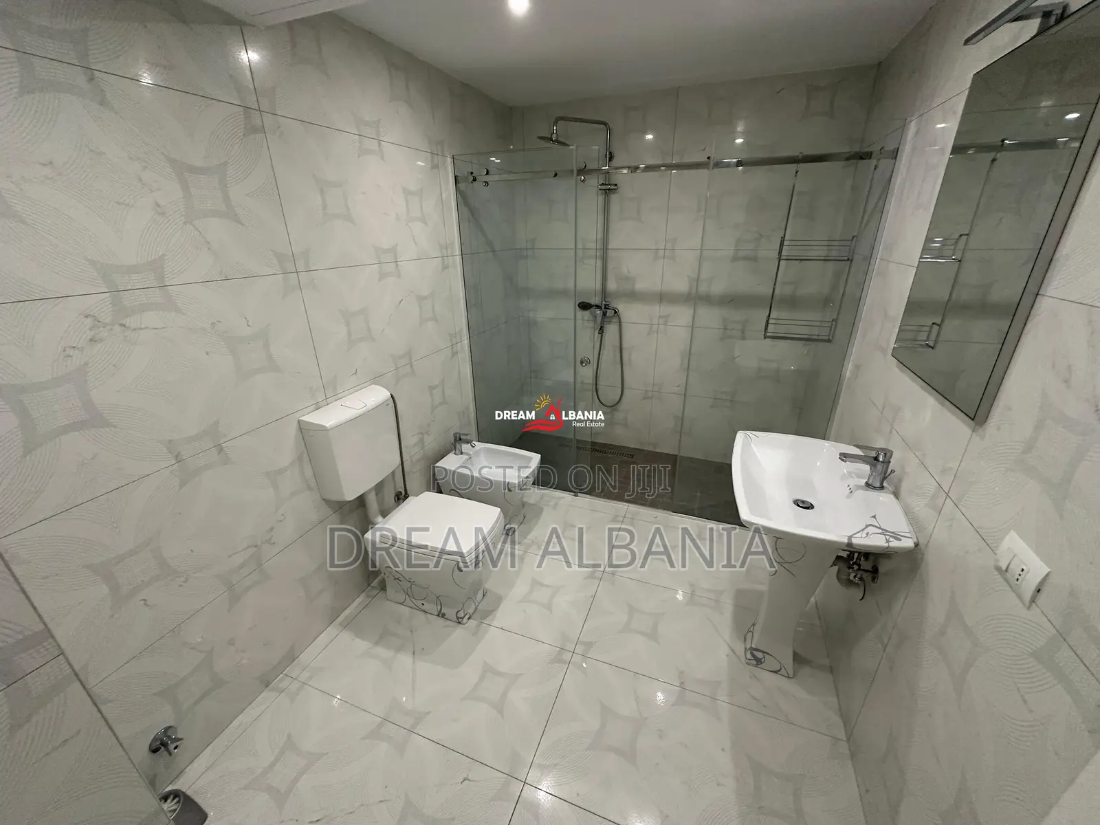 Penthouse ne Shitje tek Liqeni i Thate (ID 4131401)