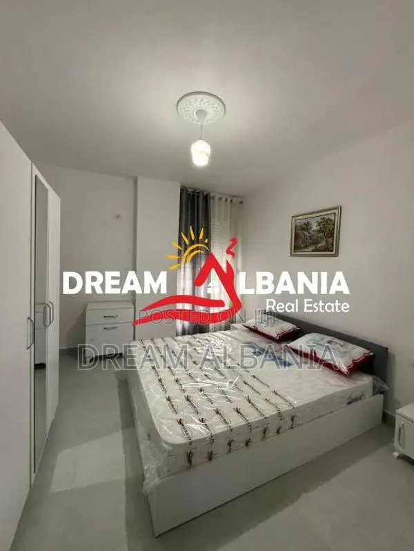 Jepen me qira 2 apartamente 2+1 me 2 tualete dhe ballkon në 5 Maji(ID 