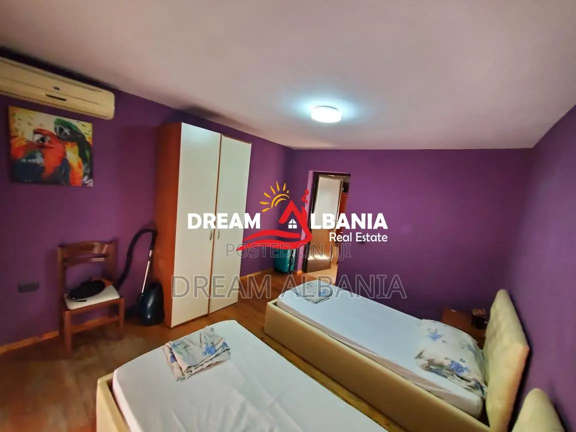 Shitet Apartament 3+1+2WC tek 21 Dhjetori, Prane Kryqezimit (ID 413919