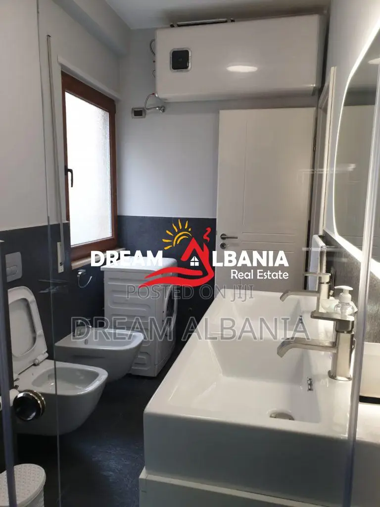 Super Apartament 3+1+2 ne shitje te Liqeni i Thate rruga Peti (ID 4131